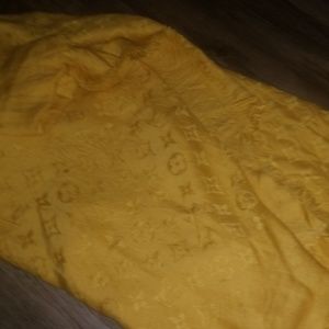 LOUIE VUITTON SCARF/wrap 💓🔥